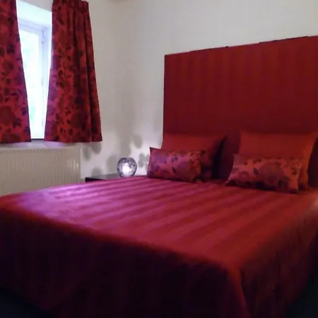 Holiday home With Garden Beside The Ourthe And The Ravel Comblain-au-Pont